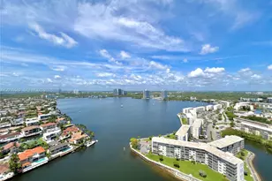 1000 W Island Blvd, Aventura, FL 33160 - Photo 18