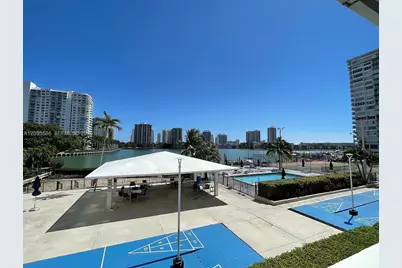 2780 NE 183rd St #1705, Aventura, FL 33160 - Photo 2