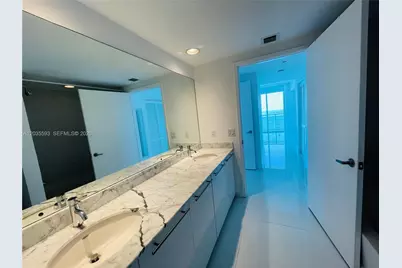 950 Brickell Bay Dr #3210, Miami, FL 33131 - Photo 18