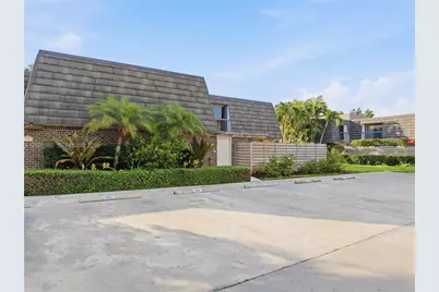 909 9th Ter, Palm Beach Gardens, FL 33418 - Photo 2
