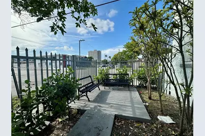 301 SW 10th Ave #1, Miami, FL 33130 - Photo 10