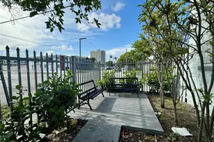 301 SW 10th Ave, Miami, FL 33130 - Photo 10