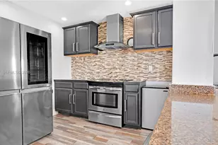 7925 Carlyle Ave, Miami Beach, FL 33141 - Photo 10