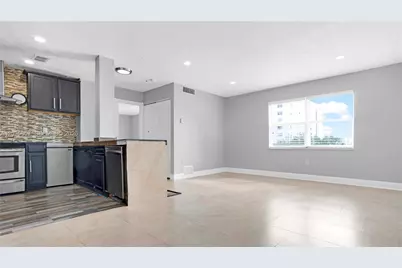 7925 Carlyle Ave #403, Miami Beach, FL 33141 - Photo 2