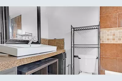 7925 Carlyle Ave #403, Miami Beach, FL 33141 - Photo 16