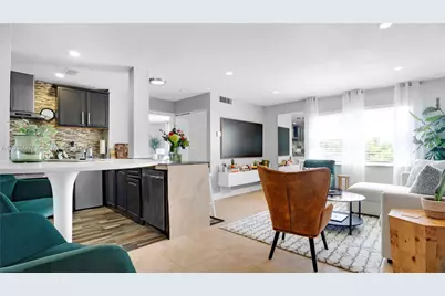 7925 Carlyle Ave #403, Miami Beach, FL 33141 - Photo 1