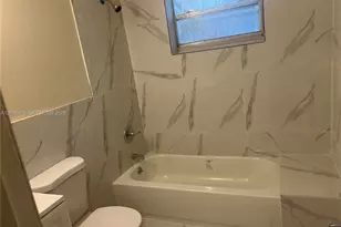 395 NE 112th St, Miami, FL 33161 - Photo 4