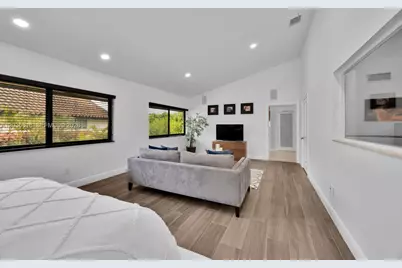 2000 S Bayshore Dr #65, Miami, FL 33133 - Photo 20
