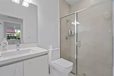 10294 NW 71st Ter, Doral, FL 33178 - Photo 12