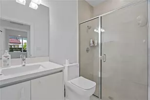 10294 NW 71st Terrace, Doral, FL 33178 - Photo 12