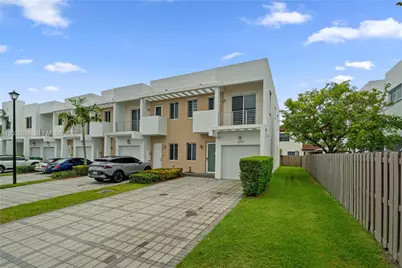 10294 NW 71st Ter, Doral, FL 33178 - Photo 1