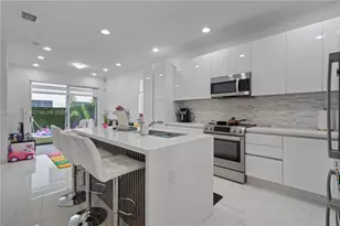 10294 NW 71st Terrace, Doral, FL 33178 - Photo 8
