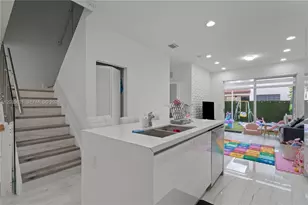 10294 NW 71st Terrace, Doral, FL 33178 - Photo 6