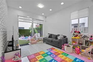 10294 NW 71st Terrace, Doral, FL 33178 - Photo 2