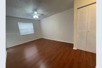 2811 N Oakland Forest Dr #206, Oakland Park, FL 33309 - Photo 10