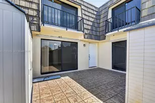 1534 Forest Lakes Cir, West Palm Beach, FL 33406 - Photo 4