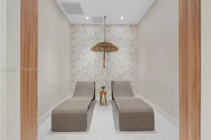 16395 Biscayne Blvd, North Miami Beach, FL 33160 - Photo 20