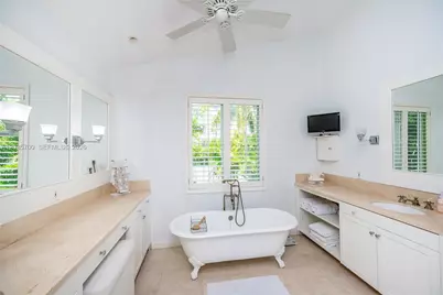 650 Curtiswood Dr, Key Biscayne, FL 33149 - Photo 24