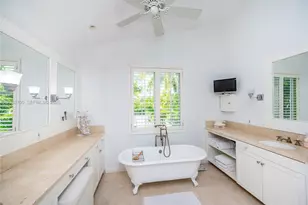 650 Curtiswood Dr, Key Biscayne, FL 33149 - Photo 24
