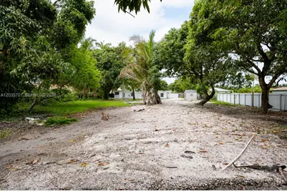 10945 NW 19th Ave, Miami, FL 33167 - Photo 18