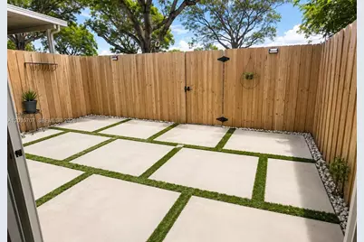 2459 SE 10th St #2459, Homestead, FL 33035 - Photo 8