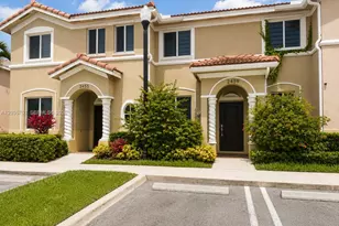 2459 SE 10th St, Homestead, FL 33035 - Photo 2
