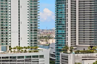 20 NE 11th Street #2410, Miami, FL 33132 - Photo 40
