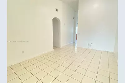 1658 SE 28th Ct #201, Homestead, FL 33035 - Photo 4