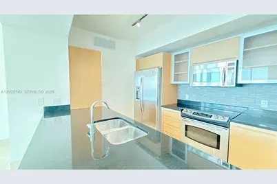 950 Brickell Bay Dr #3411, Miami, FL 33131 - Photo 6