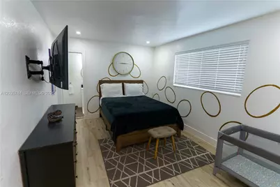 310 NE 162nd St, Miami, FL 33162 - Photo 2