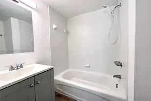 444 NW 84th St, Miami, FL 33150 - Photo 22