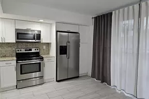 8075 SW 107th Ave, Miami, FL 33173 - Photo 16