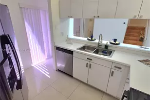 23106 Oxford Pl, Boca Raton, FL 33433 - Photo 10