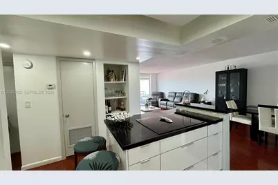 2780 NE 183rd St #1607, Aventura, FL 33160 - Photo 4