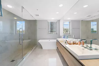 17111 Biscayne Blvd #307, North Miami Beach, FL 33160 - Photo 12
