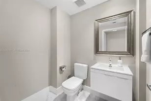 17111 Biscayne Blvd, North Miami Beach, FL 33160 - Photo 18