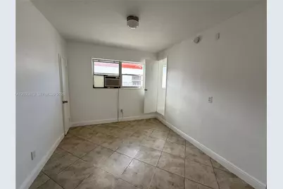 7720 Byron Ave #4, Miami Beach, FL 33141 - Photo 22