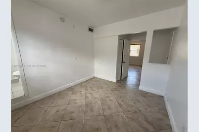 7720 Byron Ave #4, Miami Beach, FL 33141 - Photo 16