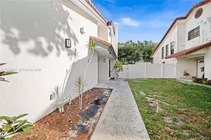 443 NE 38th St, Boca Raton, FL 33431 - Photo 6