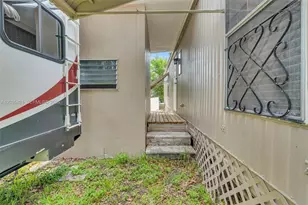 710 NW 217th Way, Pembroke Pines, FL 33029 - Photo 30