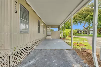 710 NW 217th Way, Pembroke Pines, FL 33029 - Photo 4