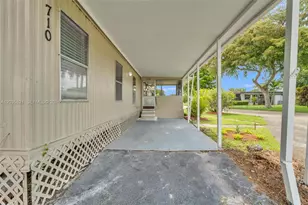 710 NW 217th Way, Pembroke Pines, FL 33029 - Photo 4