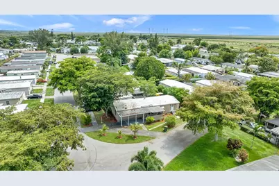 710 NW 217th Way, Pembroke Pines, FL 33029 - Photo 32