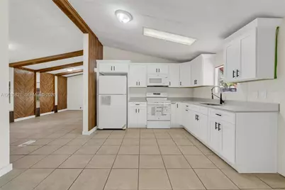 710 NW 217th Way, Pembroke Pines, FL 33029 - Photo 14