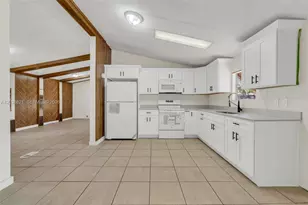 710 NW 217th Way, Pembroke Pines, FL 33029 - Photo 14