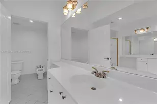 10710 NW 66th St, Doral, FL 33178 - Photo 30