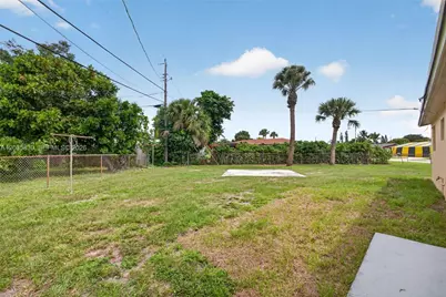 560 W 34th St, Riviera Beach, FL 33404 - Photo 28