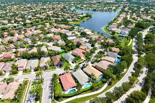 11927 NW 47th St, Coral Springs, FL 33076 - Photo 8