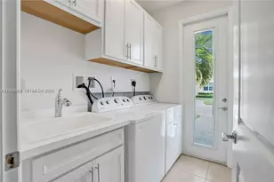 5140 Eucalyptus Dr, Hollywood, FL 33021 - Photo 4