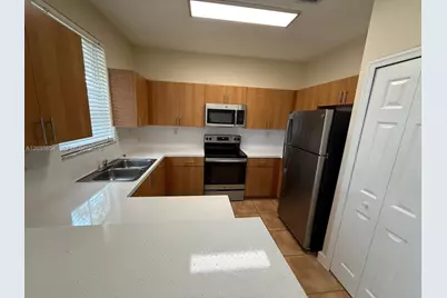 2462 SE 15th Ct, Homestead, FL 33035 - Photo 2